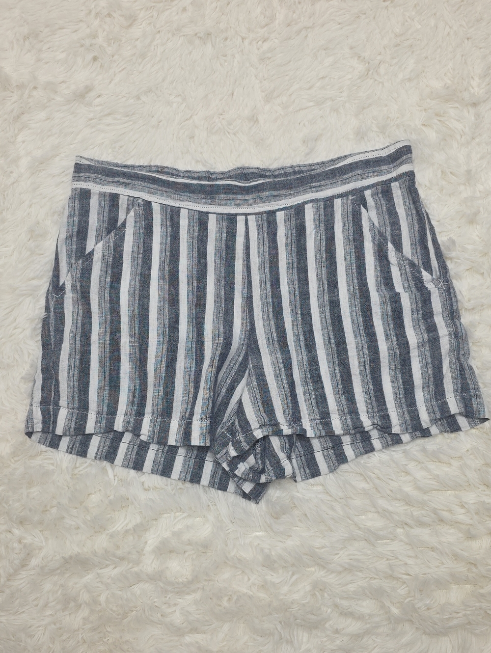 Max Studio Navy and White Striped Casual Shorts. Size L